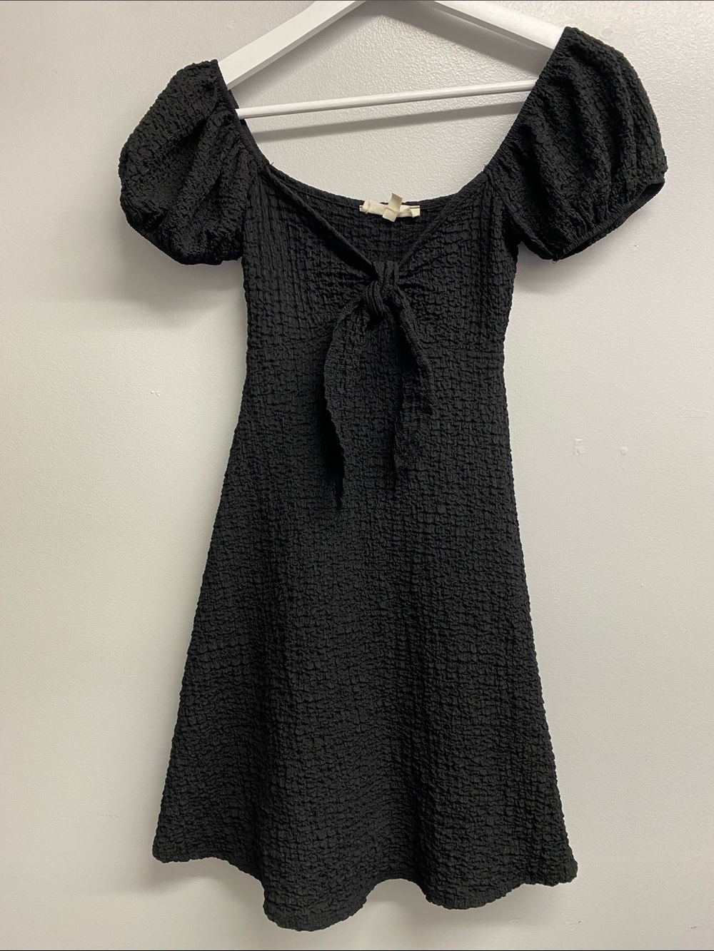 Jessica Simpson Black Textured Puff-Sleeve Tie-Front Mini Dress